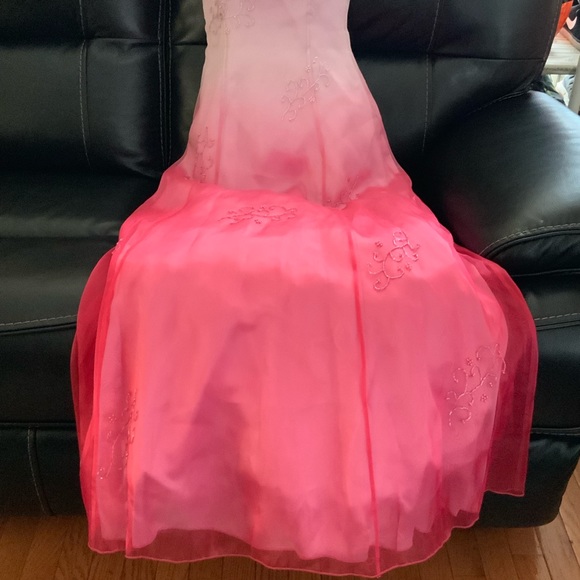 Gorgeous Sleeveless Prom Dress Fluffy Maxi - Picture 6 of 6